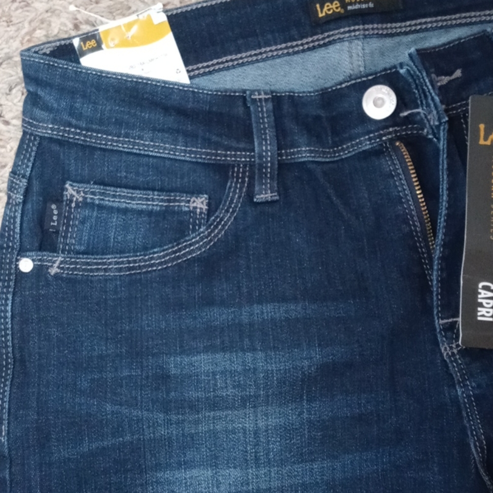 Capris - Picture 2 of 5
